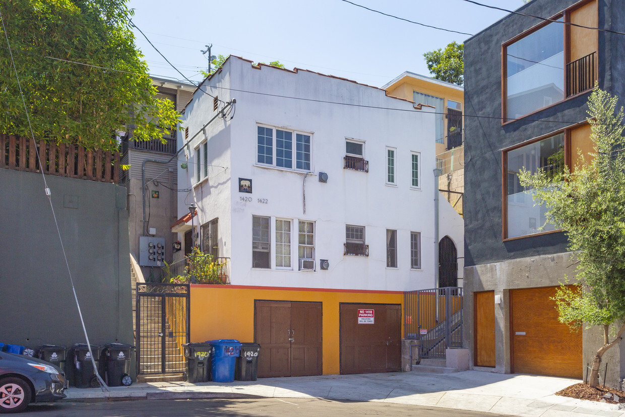 Primary Photo - 1420 Fairbanks Pl