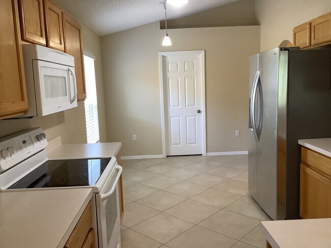 Building Photo - 5276 Mansford Pl