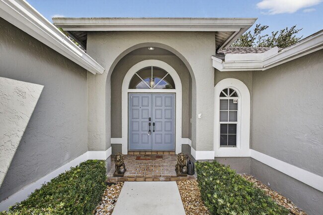 Building Photo - 12865 Meadowbend Dr