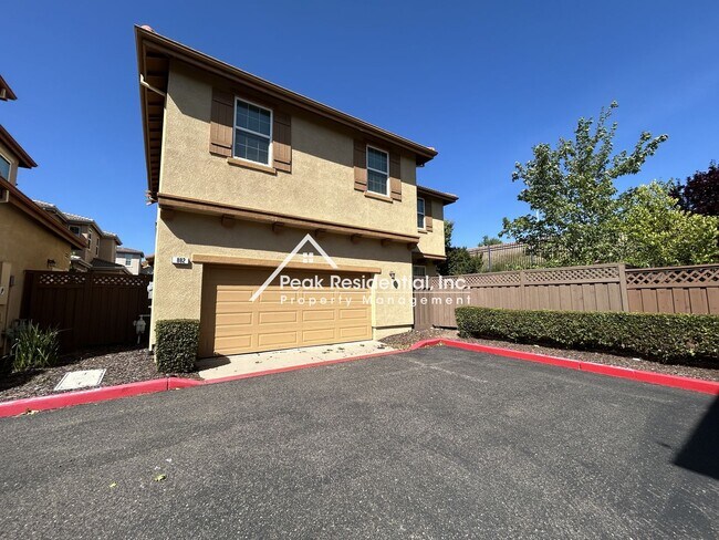 Foto del edificio - Beautiful 4bd/2.5ba Folsom Home with 2 Car Garage!