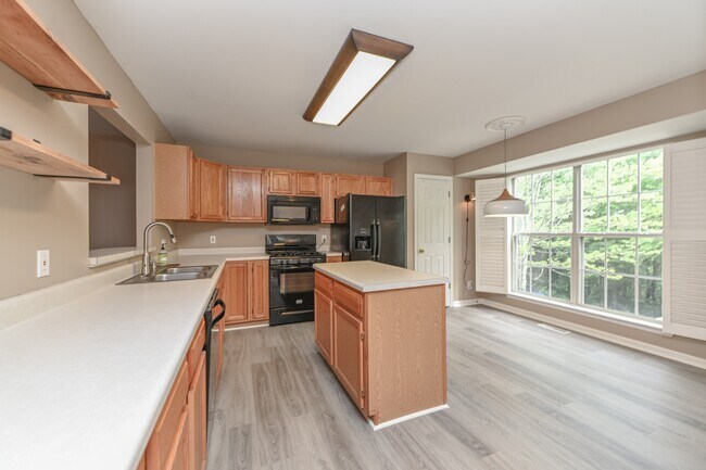 Foto del edificio - 509 Huntington Ridge Dr