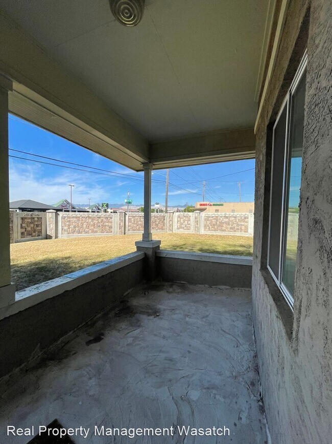 Building Photo - 3 br, 1 bath House - 1478 W 7800 S