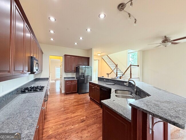 Building Photo - 1221 Creekside Pl SE