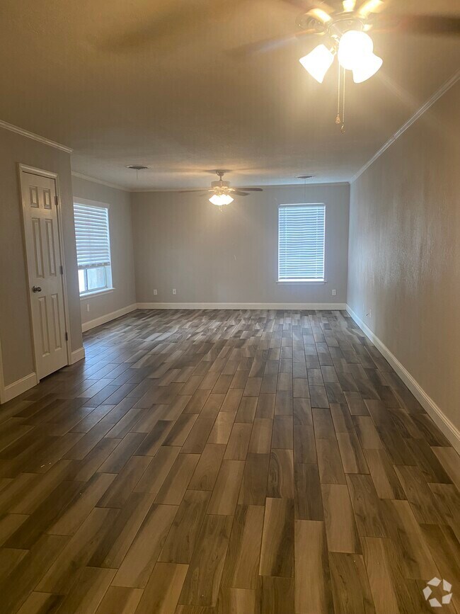 Apartments For Rent in Stuart, OK with Hardwood Floors 5 Rentals