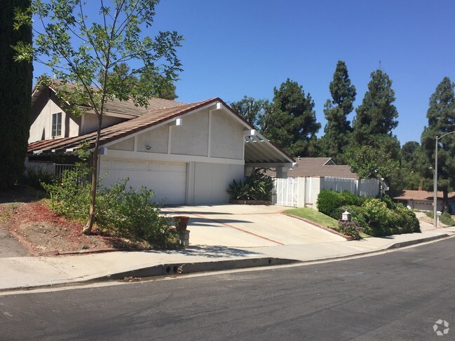 Building Photo - 11573 Viking Ave