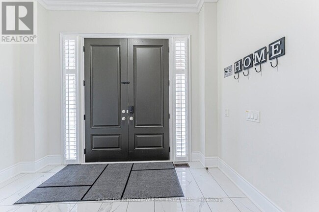 Building Photo - 61 Ross Vennare Cres