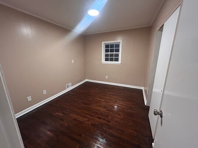 Foto del edificio - 2805 Bonnybrook Dr SW