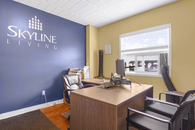 Building Photo - Town & Country Apartments