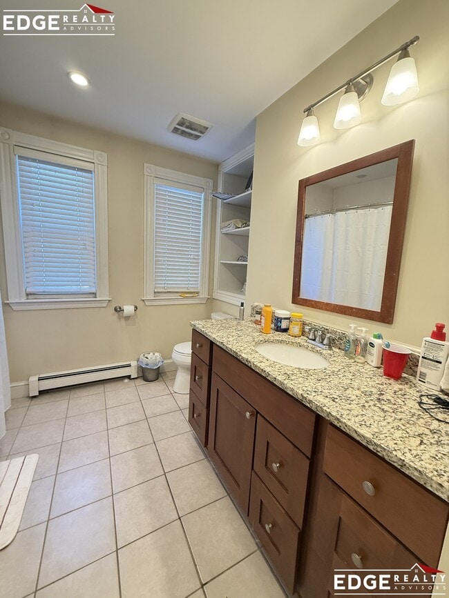 Building Photo - 91 Surrey St