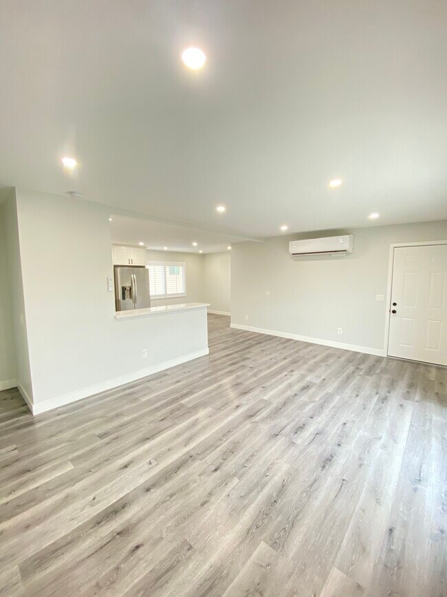 Foto del edificio - 1148 Florence St