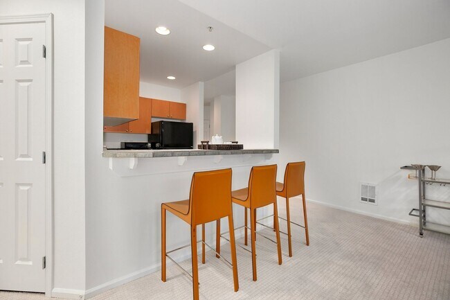 Foto del edificio - Charming 1-Bedroom in North Queen Anne clo...