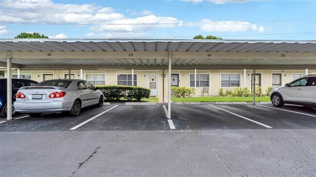 Foto del edificio - 706 Green Valley Rd