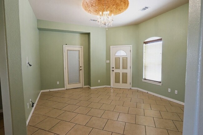 Building Photo - 234 Bayne Rd