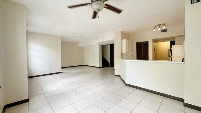 Foto del edificio - 6704 W Sample Rd