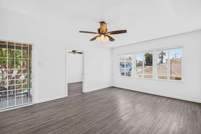 Foto del edificio - 530 W 9th St