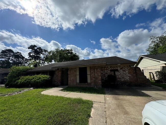 Foto del edificio - 6414 Bluestone Dr
