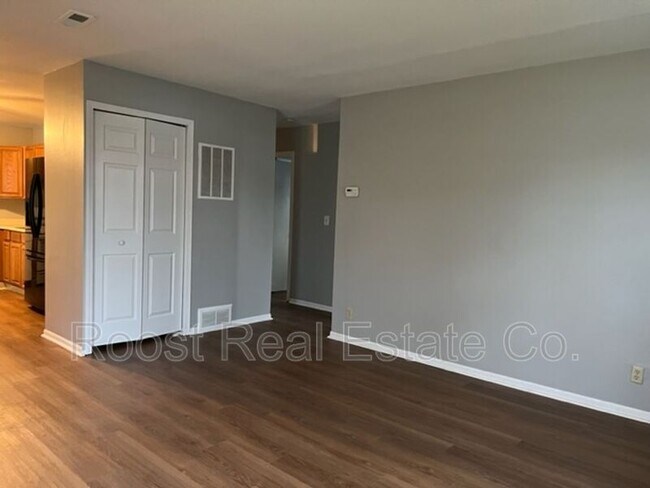 Foto del edificio - 350 Hillview Dr