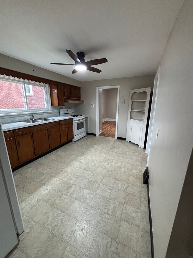 Foto del edificio - 3 Bedroom Home in Carnegie!