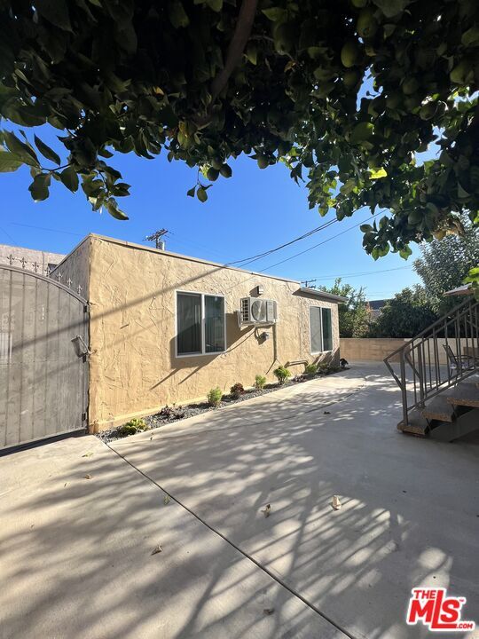 Foto del edificio - 1056 Winchester Ave