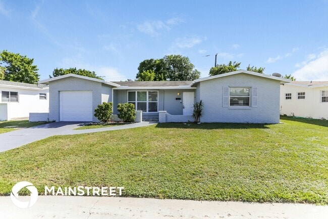 Building Photo - 4220 NW 23rd St