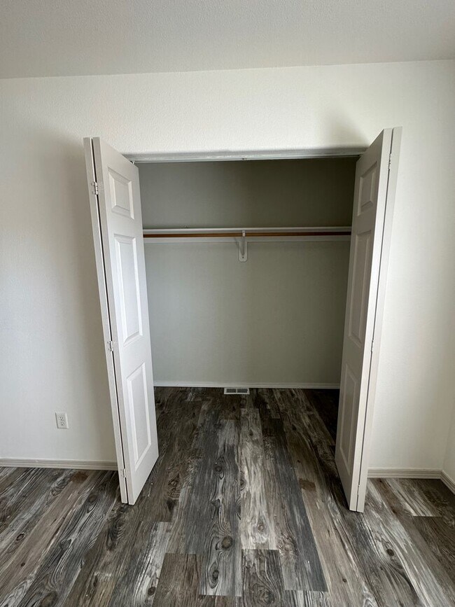 Foto del edificio - 3 Bed / 2 Bath / Garage / Downtown Wasilla Townhouse
