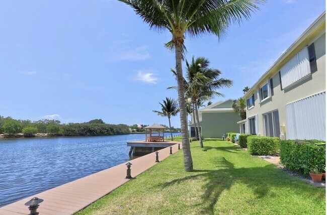 Foto del edificio - 1061 Kokomo Key Ln