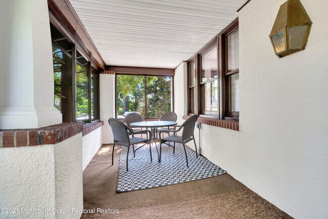 Foto del edificio - 408 Roosevelt Ave