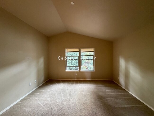 Building Photo - 15561 SW Stone Ridge Cir