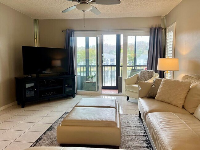 Foto del edificio - 1151 Pine Ridge Cir W