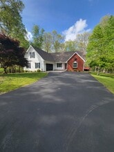 Building Photo - 29 Mockingbird Dr