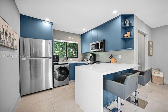 Foto del edificio - 145 NE 49th St