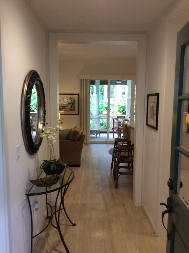 Entrada - 92-1212 Olani St