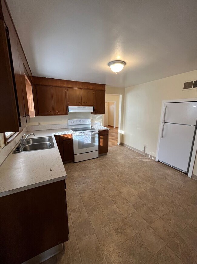 3 Bed/ 1 Bath/ 1 Car Garage Home in Laure... House Rental in Laurel