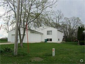 Building Photo - 350 Earl St