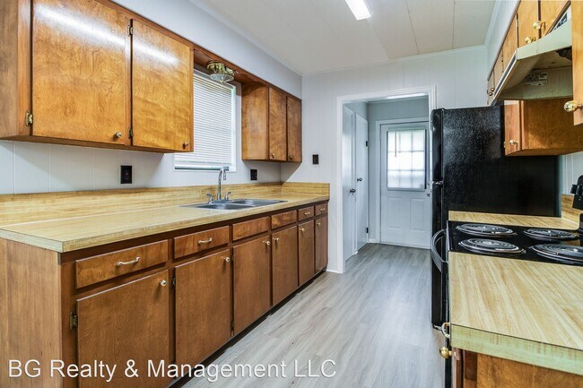 Building Photo - 3 br, 1 bath House - 235 Lindsey Cir