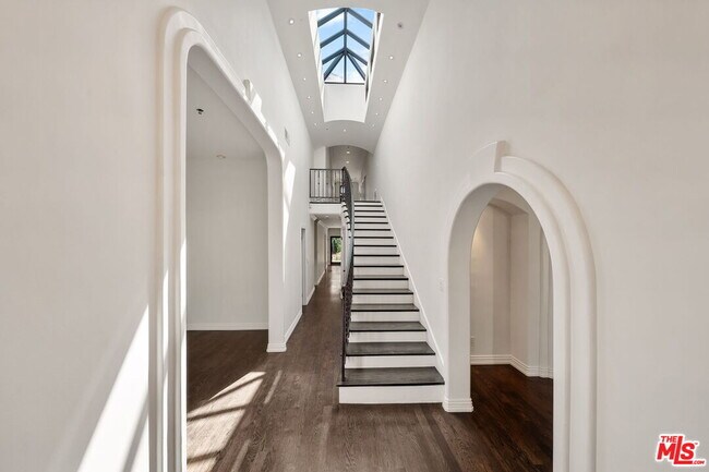Foto del edificio - 516 Lincoln Blvd