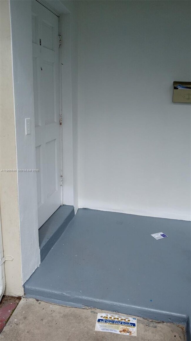 Building Photo - 1855 Cleveland St