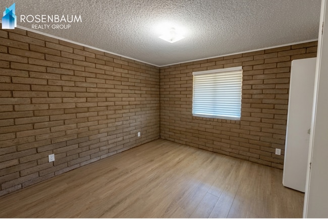 Building Photo - 3016 N Yavapai Rd E