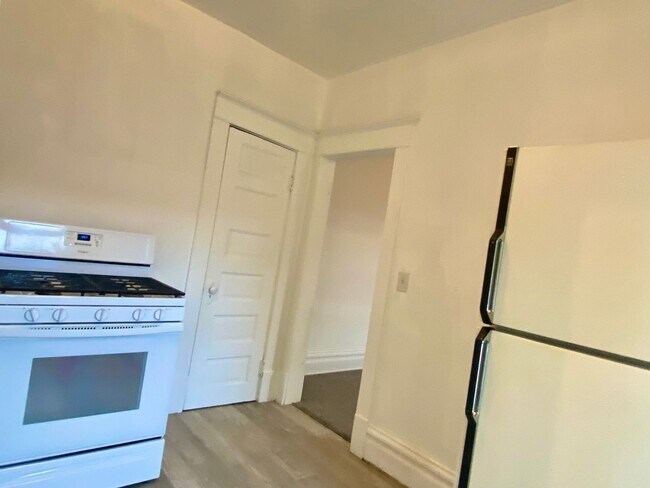 Foto del edificio - 1587 Plainfield Ave NE
