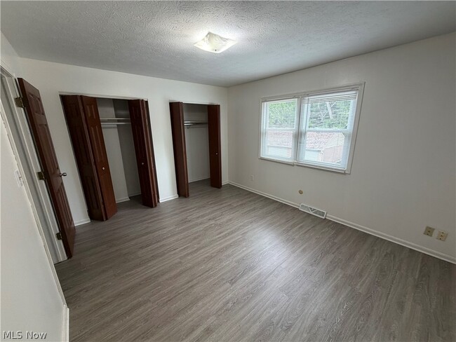 Building Photo - 58 N Pershing Ave