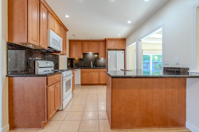 Foto del edificio - 1384 Rosita Rd