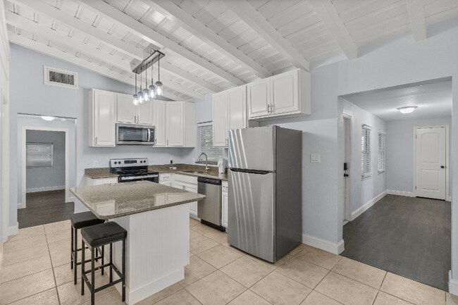 Foto del edificio - 310 Burland St