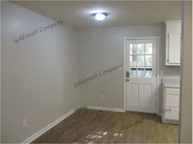 Foto del edificio - 129 Sherwood Ave