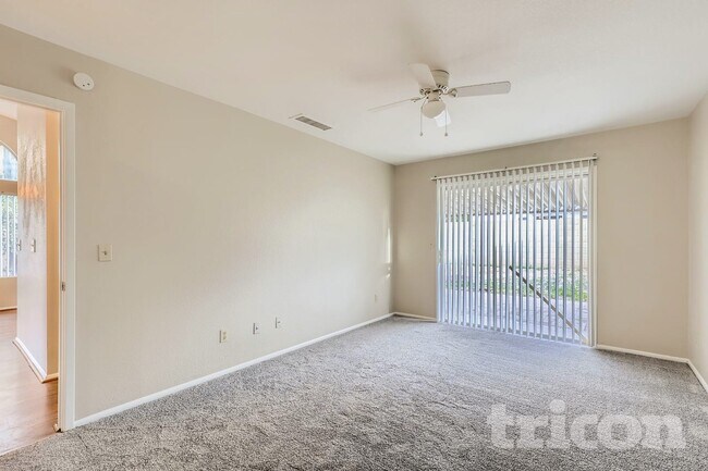 Building Photo - 1705 E Carter Rd