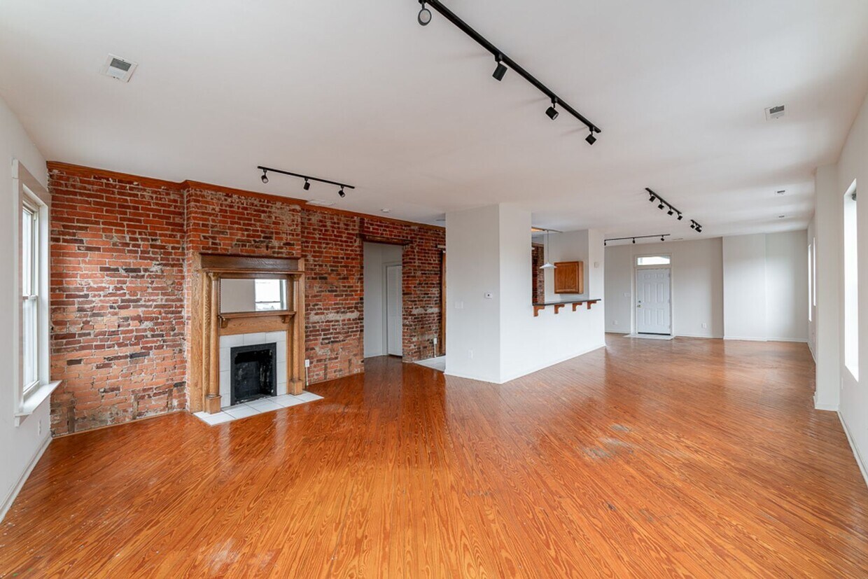 Foto principal - 79 Parsons Ave