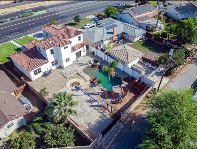 Building Photo - 31 Panorama Dr