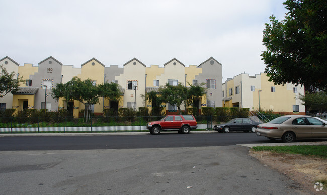 Building Photo - Cedar Road Apartments