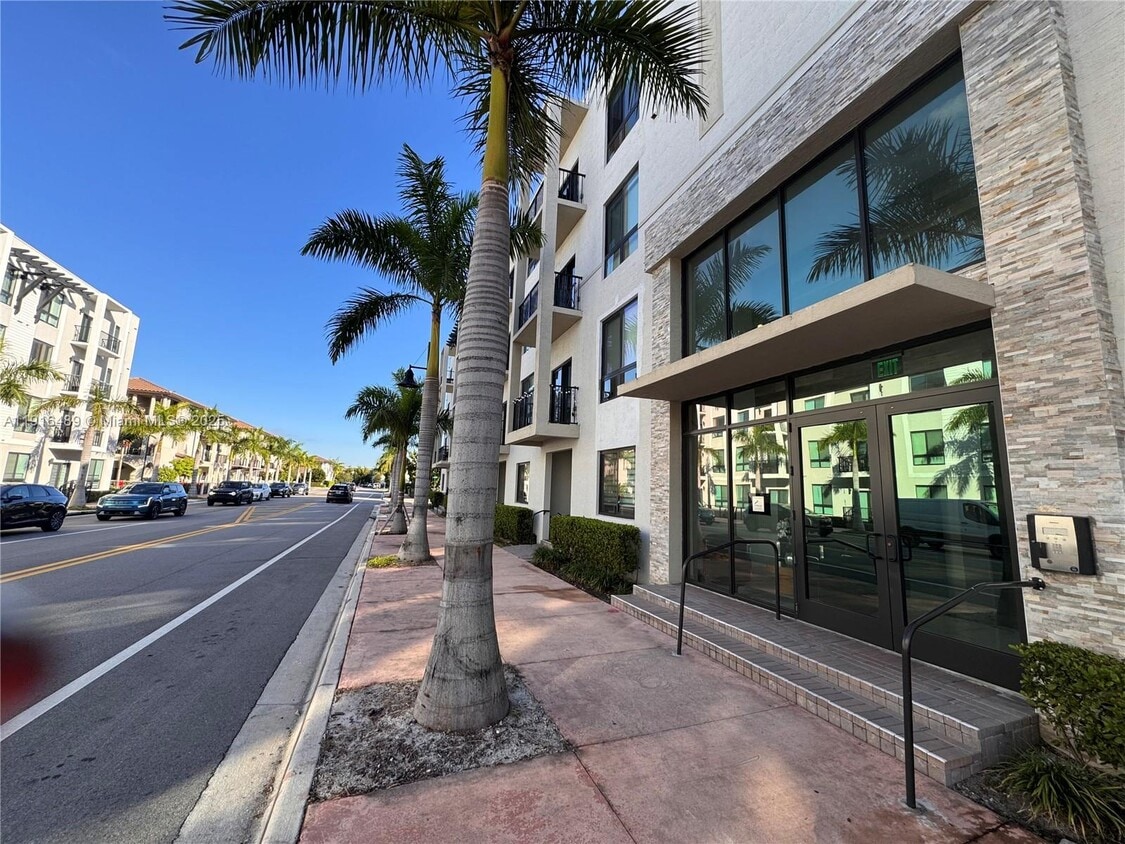 Foto principal - 8167 NW 41st St