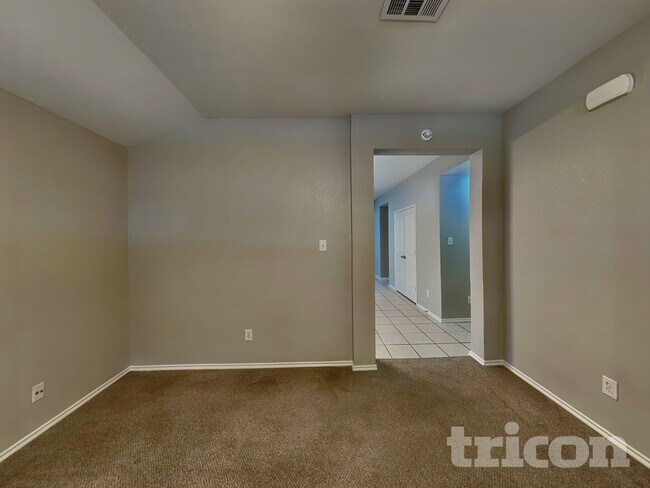 Building Photo - 711 Lentisco Dr