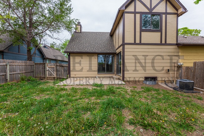 Building Photo - 1518 S Todd Pl